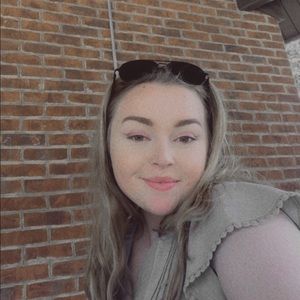 Meet your Posher, Megan